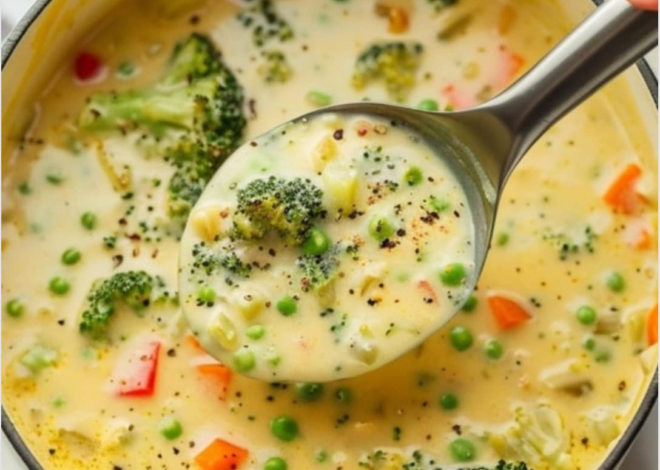 Sopa de cheddar con brócoli de alta proteína