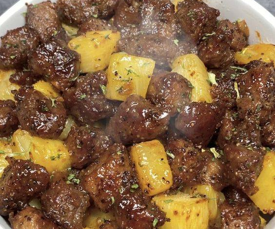 Carne y Patatas que se Deshacen al Primer Bocado: Una Deliciosa Receta Tradicional