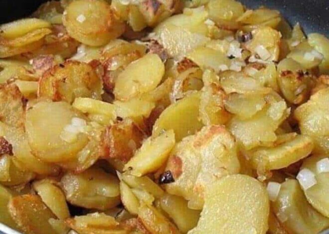 Receta de patatas fritas, cebollas y salchicha polaca ahumada