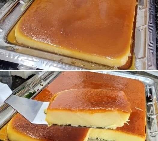 Pudín de panadería sencillo con caramelo dorado