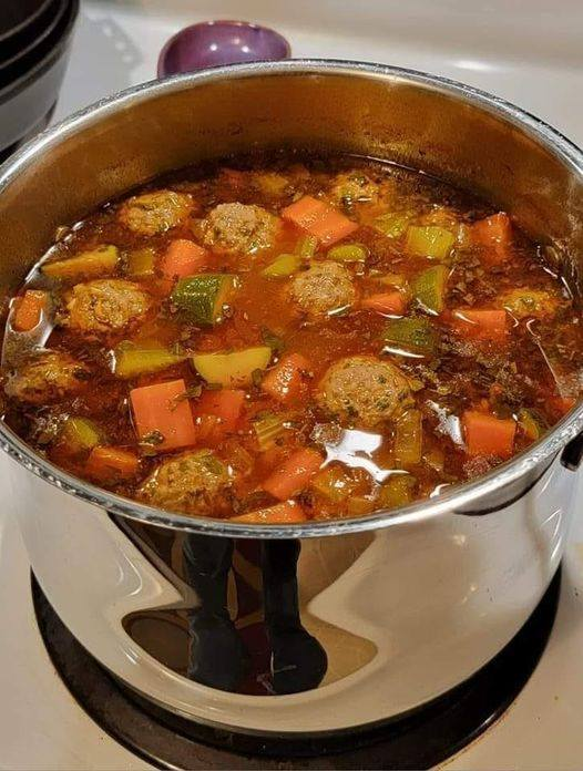 SOPA DE ALBONDIGAS (SOPA DE ALBÓNDIGAS MEXICANA)