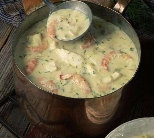 Bisque de mariscos con cangrejo y camarones