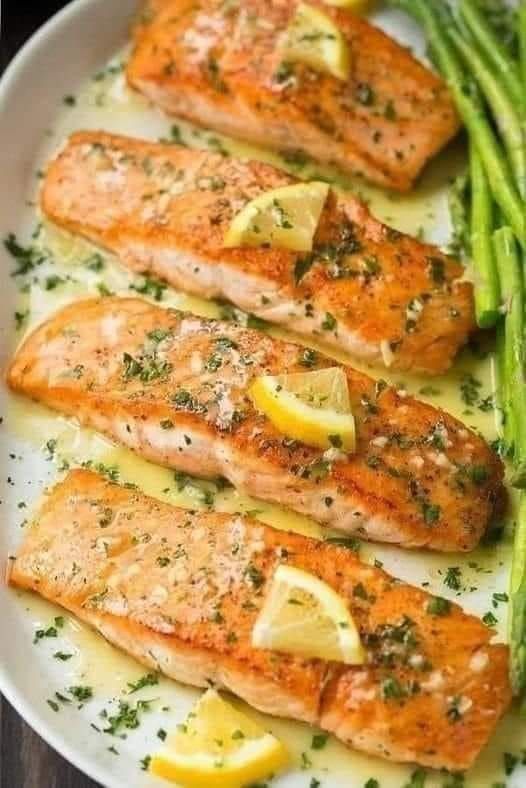 SALMON AL AJILLO