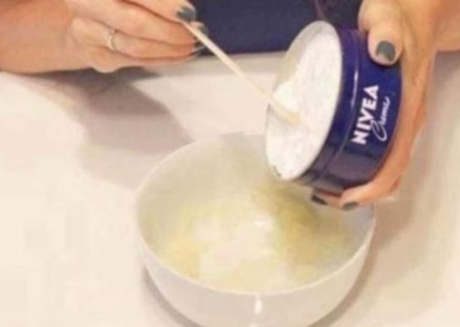 SABÍAS QUE LA CREMA AZUL “NIVEA” ERA BUENA, PERO NUNCA TE LO DIJERON