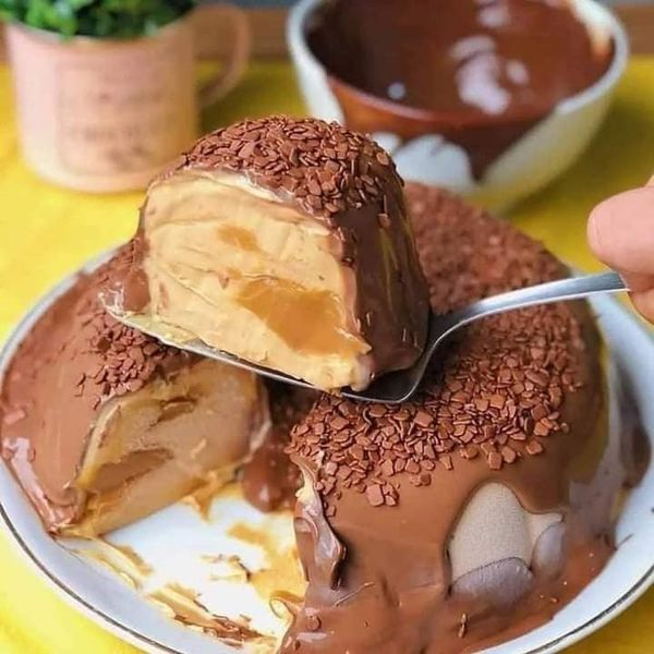 PUDÍN DE HELADO CON DULCE DE LECHE