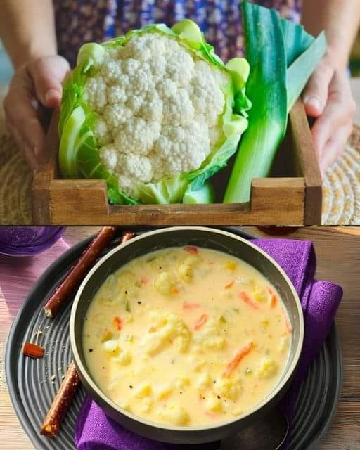 Sopa cremosa de coliflor, puerro y queso cheddar