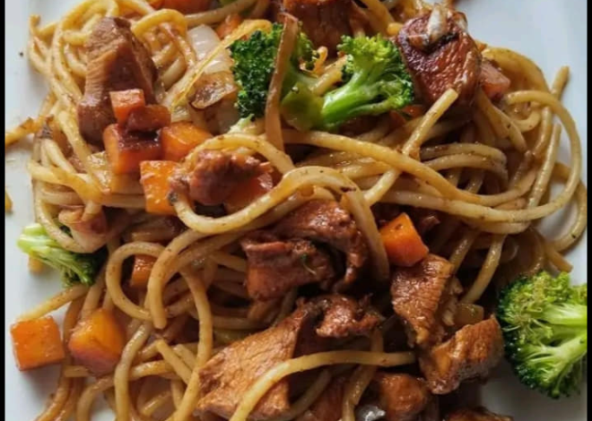 RECETA DE SPAGHETTI CHINO.