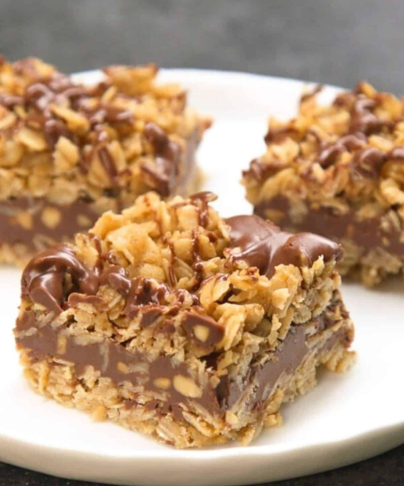 Barras de avena y chocolate sin horno