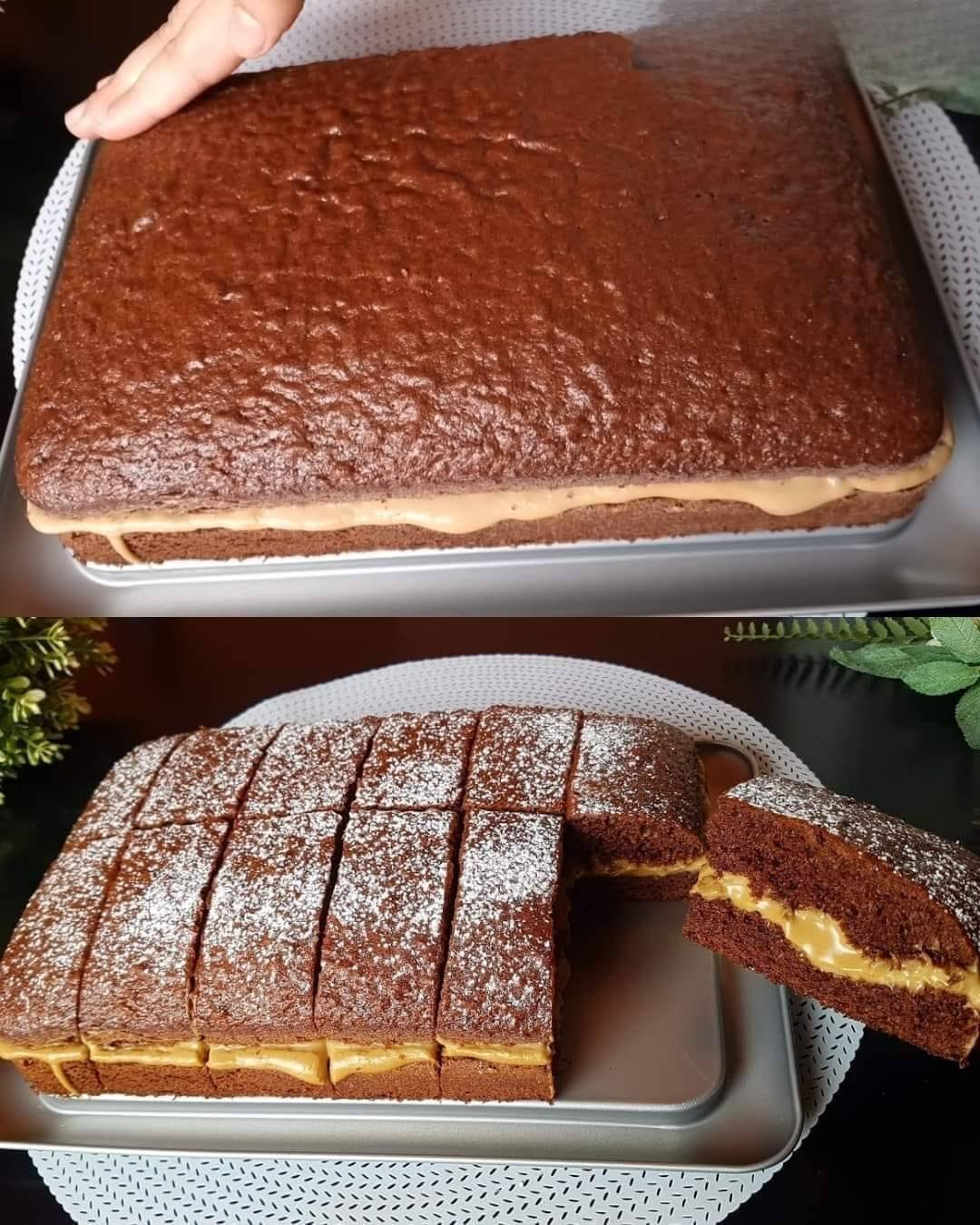 Pastel de café y chocolate con cobertura de crema de loto