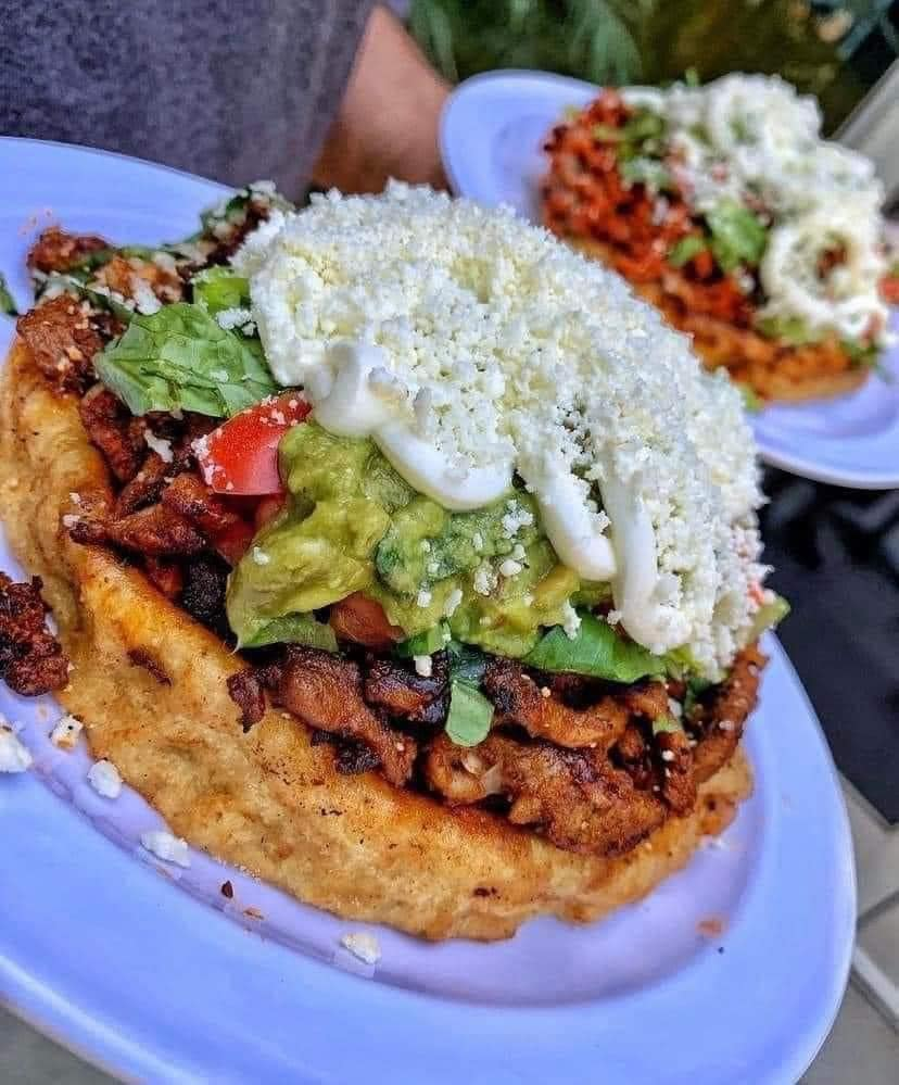 SOPES O PICADITAS