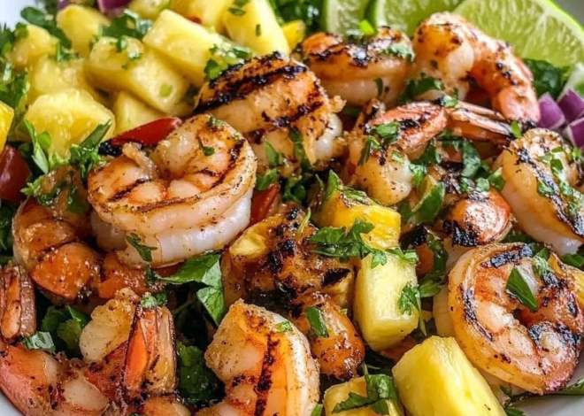 Ensalada de camarones a la parrilla con salsa de piña