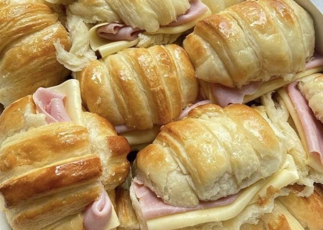 Croissants Rellenos de Jamón y Queso: Un Bocado Irresistible