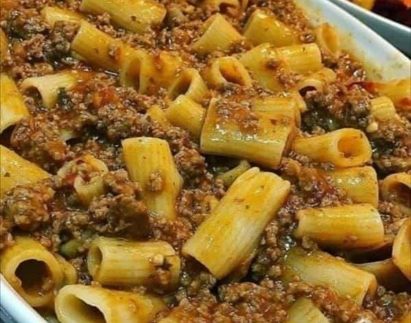 Pasta con carne molida