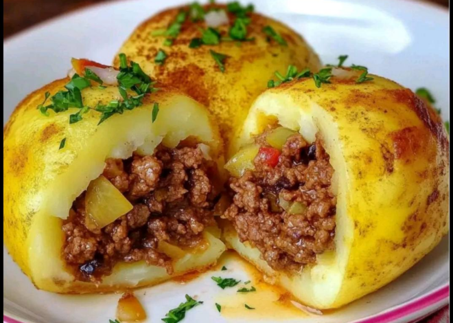 PAPA RELLENA DE CARNE MOLIDA.