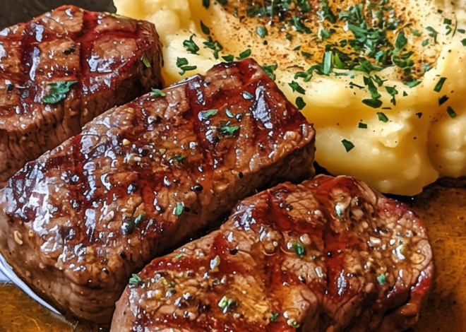 Bocaditos de filete con mantequilla de ajo y puré