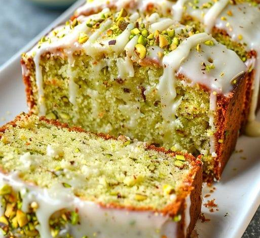 Pan de desayuno con pistacho y limón