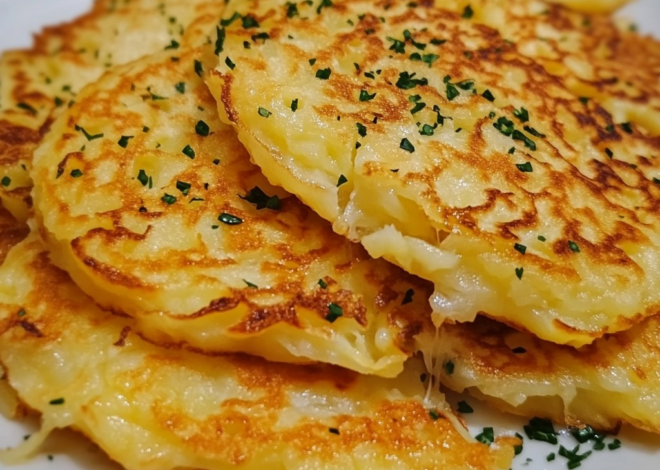 Deliciosas tortitas de papa con queso gratinado