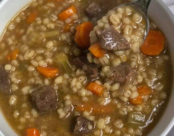 La mejor sopa de carne y cebada de la historia