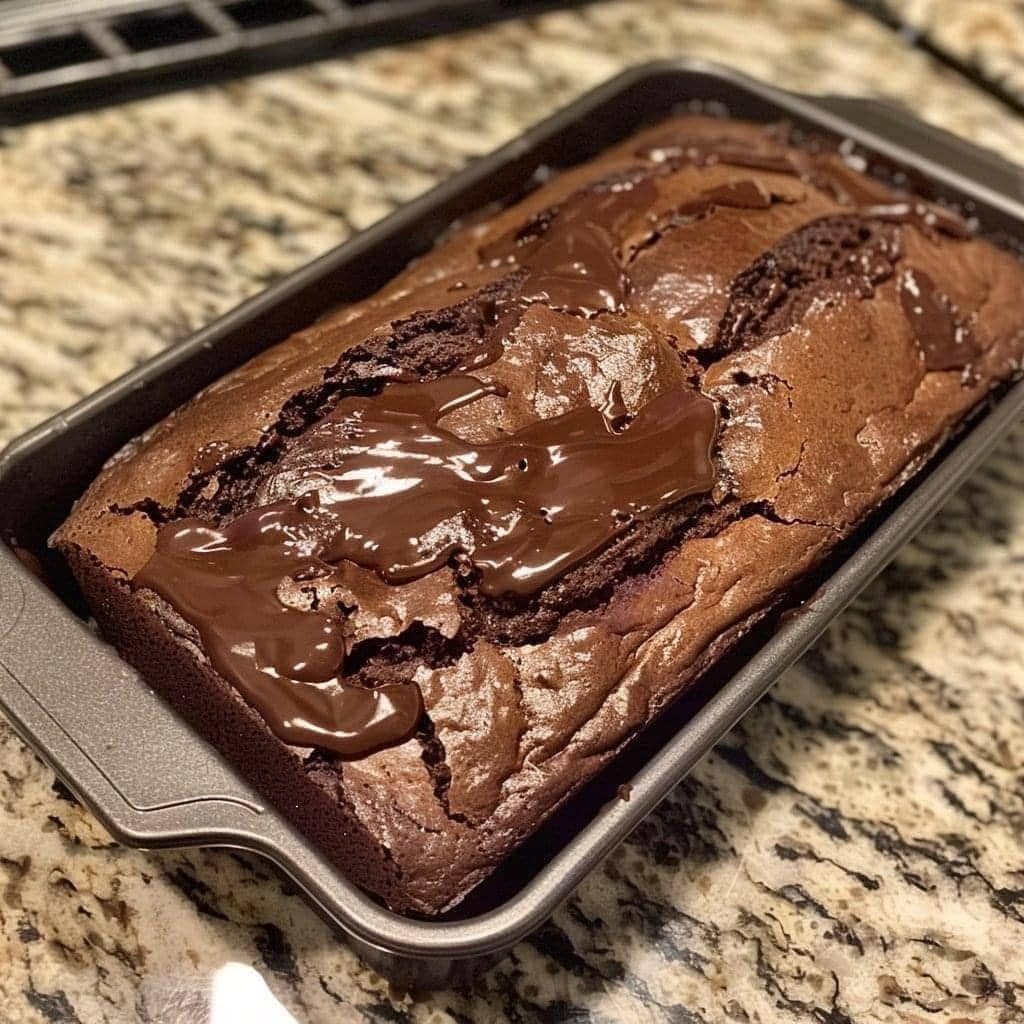 Pan Brownie con Salsa de Chocolate Caliente