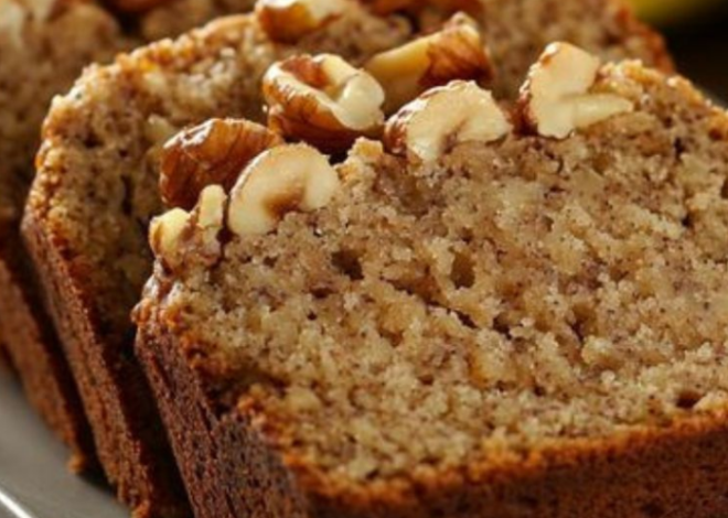 Pan de plátano, nueces y miel saludable