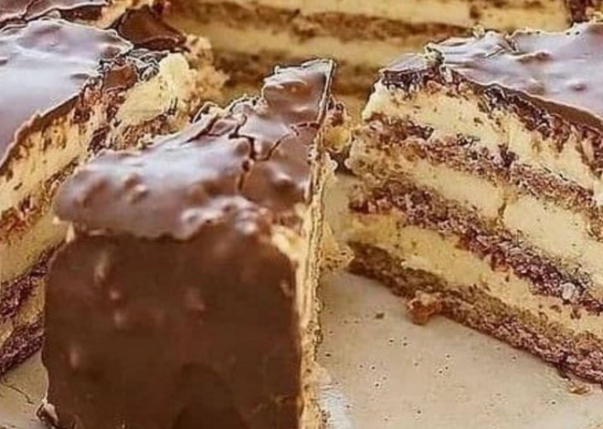 El pastel más delicioso: el sueño de la vida Bueno, ¡un pastel muy delicioso! ¡Se prepara fácil y rápidamente!