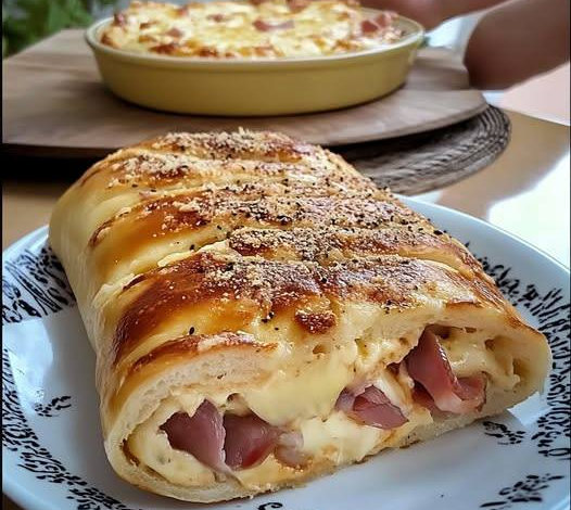 Delicia de pan relleno de jamón y queso