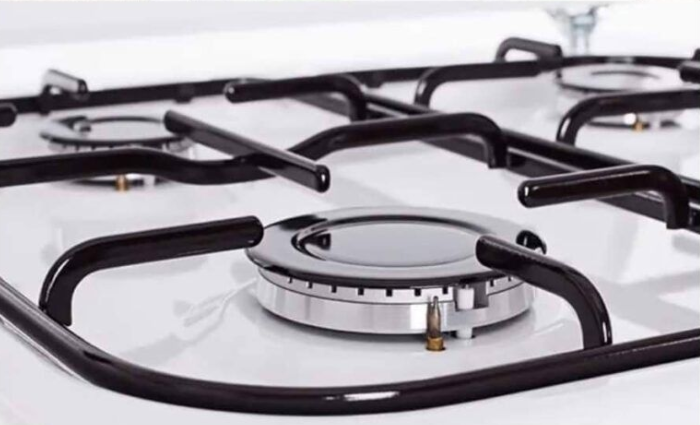 Una pastilla mágica transforma la parrilla de gas en algo brillante: los depósitos de carbón se caen en pedazos.